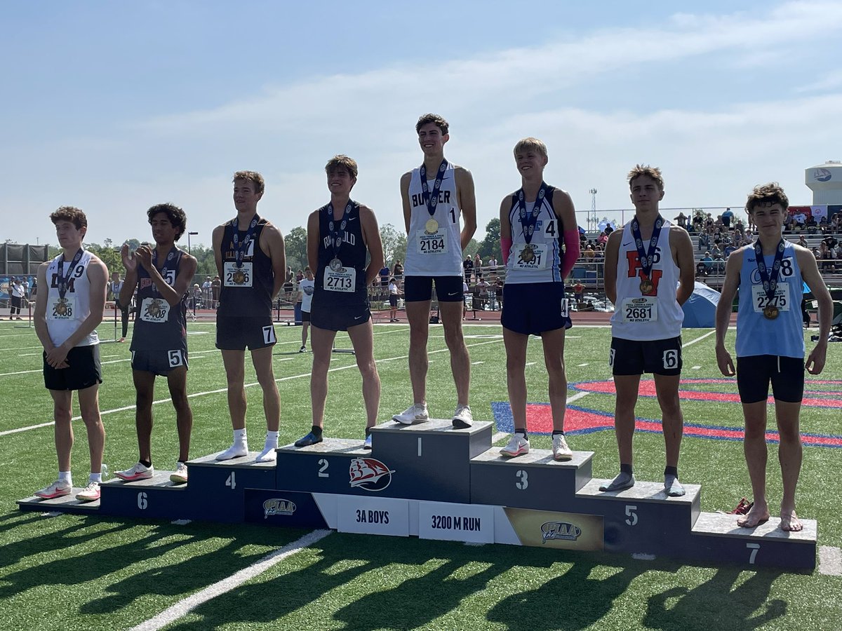 There’s no other way to slice it … the final show of distance power - boys AAA podium - by the young men and women of the @wpial7 - sweeping all 4 3,200 runs this morning after taking a pair of state 1,600 crowns yesterday. 👏 💪 @PennTrackXC
