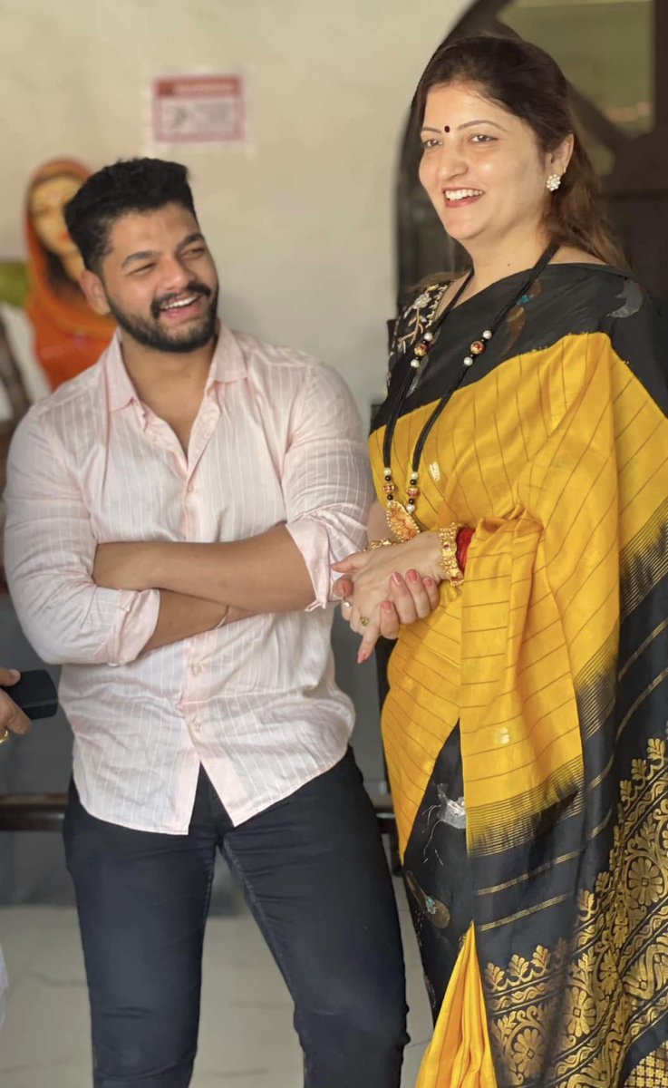 RupaliFansClub's tweet photo. राज्य महिला आयोगाच्या अध्यक्षा सौ रुपालीताई चाकणकर यांचे चिरंजीव सोहमदादा चाकणकर यांना वाढदिवसाच्या मनःपूर्वक शुभेच्छा… #HappyBirthdayWishes2024  💐🎉🍰❤️@Rupali_Official @ChakankarSpeaks  @TeamRupaliCKar #Pune 💕 🎁🍫🎉 https://t.co/aiZ8a5KsLH