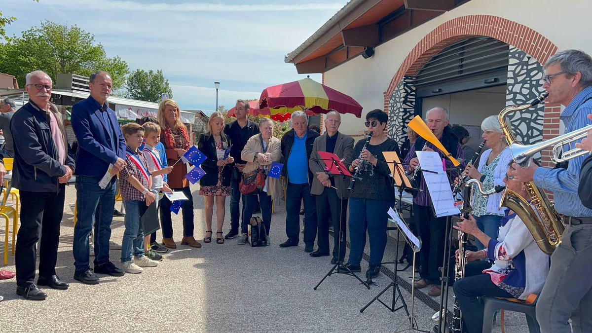 #Europe | Comme chaque année, j'étais présente aux journées de l'Europe à Saint-Orens-de-Gameville ! 🇪🇺 Après l'inauguration des expositions 'Les petits Européens' et 'Europe olympique' avec les élèves de CM2, j’étais ce matin sur le marché de plein vent aux côtés de