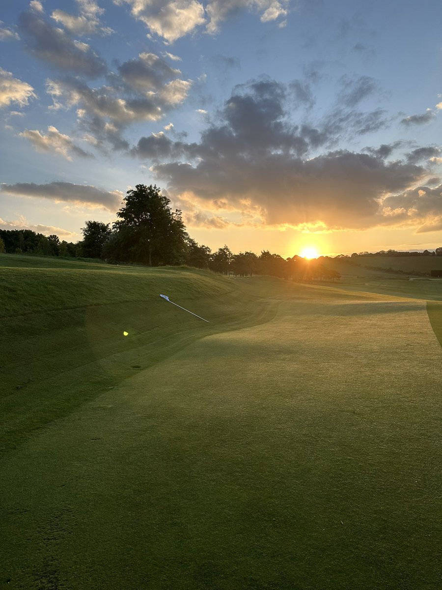 5am greens mowing with the triple <a href="/OgbourneDownsGC/">Ogbourne Downs GC</a>
