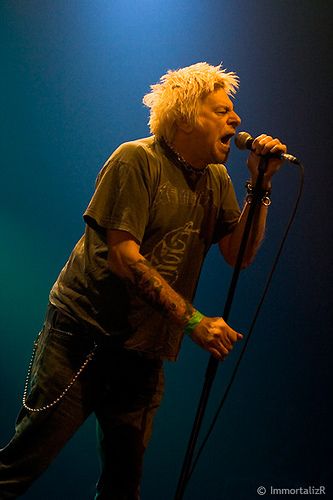 Burai_L's tweet photo. Happy Birthday Charlie Harper!
(25. May 1944) 🥳🎵🍻🎉
#PunksNotDead
#UKSubs #UrbanDogs https://t.co/Xub7NtJ4oS
