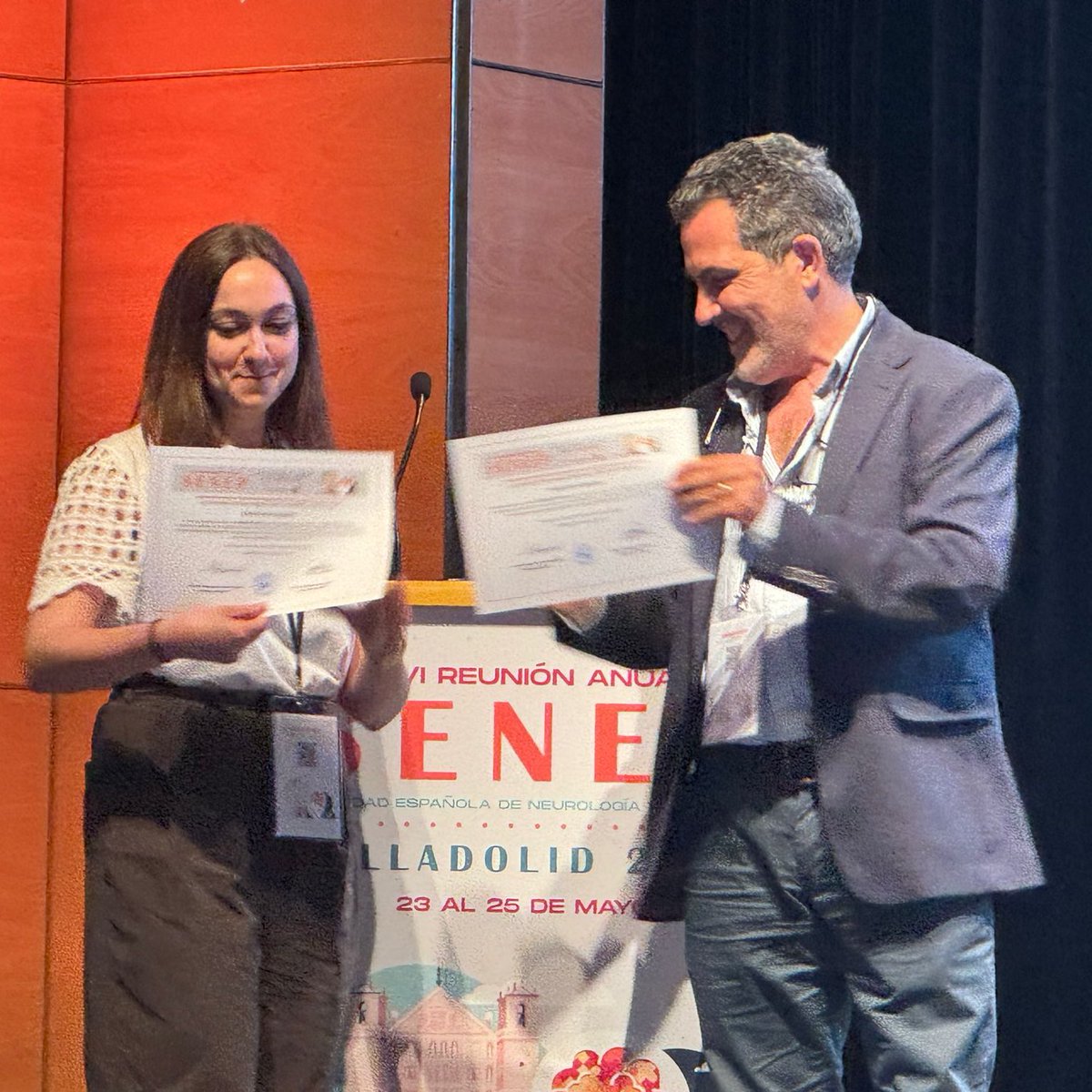 SJD_NMuscular's tweet photo. @senep_es @OrtezNeuro @JesicaMExp @Solve_RD @Bertaestevez_ @DrDaniNatera @SJDbarcelona_es Ayer Rocío García recogió uno de los premios SENEP @senep_es 🏆 Estamos encantados de que #cuidAME haya recibido este premio!! 

Muy orgullosos de participar en este proyecto! 💪🏼🧠 https://t.co/GlcCSp8qpx