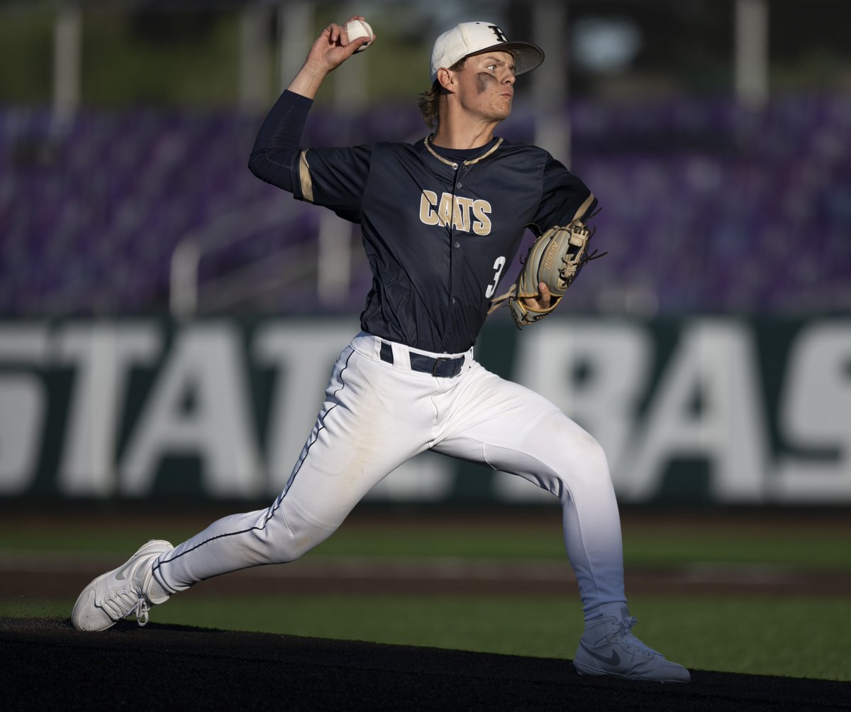 TopSports.news (@topsportsn) on Twitter photo No. 7 seed <a href="/_haydenbaseball/">Hayden Catholic High School Baseball</a> caps Class 3A title run with 5-3 win over No. 1 Wichita Trinity. ...
loom.ly/vSxXBuw No. 7 seed <a href="/_haydenbaseball/">Hayden Catholic High School Baseball</a> caps Class 3A title run with 5-3 win over No. 1 Wichita Trinity. ...
loom.ly/vSxXBuw
