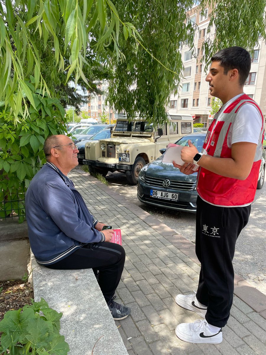 chpyenigenc's tweet photo. 25.05.2024 Cumartesi Öğle vaktinde yaptığımız broşürleme çalışmamızdan kareler. 📸

@eczozgurozel @erencanpatir https://t.co/S46jkIEpIH