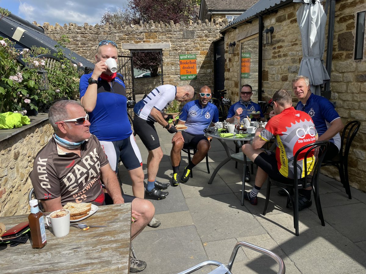 Relaxed ride in Northants, Corby and Kettering surrounding villages. Great Coffee and Cake stop and fantastic weather. Building up to our big event soon! @PS607Randall @UK_COPS @PolUnityTourUK @louiseSh13 @NorpolBikeCops