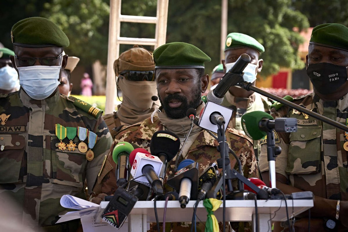 Le Mali 🇲🇱 est officiellement retourné à l’âge de la pierre. 
Pas d’électricité, pas d’eau chez-soi,
pas de routes bien goudronnées, 
pas d’hôpitaux bien équipés, 
des jeunes très mal scolarisés, 
pas de justice pour protéger le pauvre citoyen. 
@JeanB_Zongo @MaixSOME