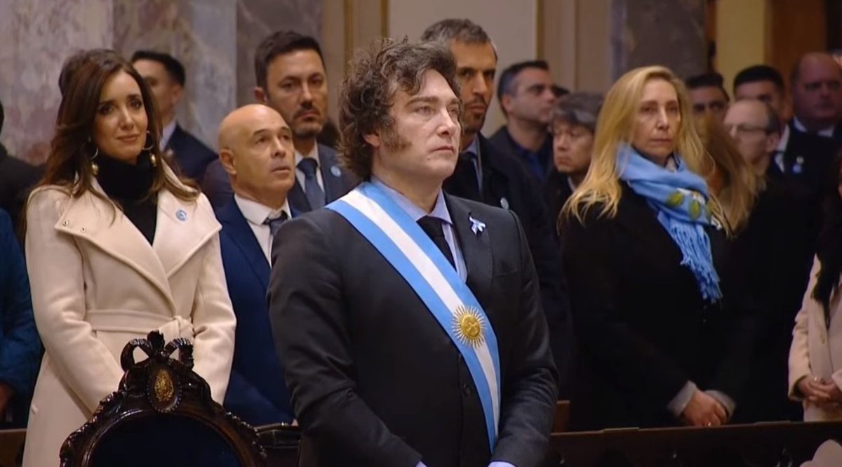 ¡¡Viva la patria!!

#25deMayo #Feliz25