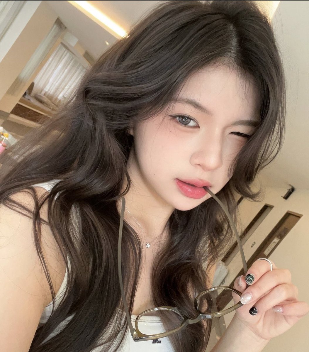 [📸] via elynleonggg insta

#GEN1ES #ELYN #梁愉苓 #ElynLeong