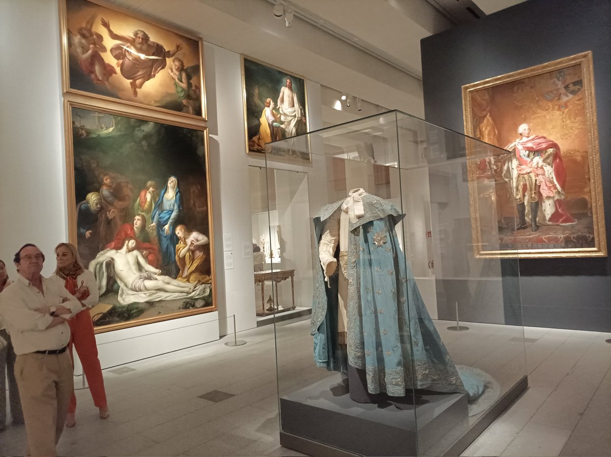 Iba con grandes expectativas que se superaron en la primera impresión; el edificio, las obras y como se exponen, las MicroDanzas de <a href="/Aterballetto/">Fondazione Nazionale della Danza / Aterballetto</a> ... Hicieron de la visita a las #ColeccionesReales un interesante y precioso viaje por la historia de España <a href="/PatrimNacional/">Patrimonio Nacional</a>