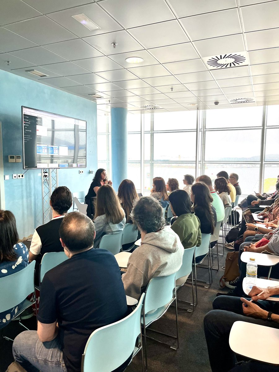 WordPress Vigo (@wp_vigo) on Twitter photo Taller de #Penpot de <a href="/acirujano/">Ana Cirujano 🏳️🌈</a>!!
Diseño a desarrollo con software libre y gratuito
#WCVigo #WCVigo2023 Taller de #Penpot de <a href="/acirujano/">Ana Cirujano 🏳️🌈</a>!!
Diseño a desarrollo con software libre y gratuito
#WCVigo #WCVigo2023