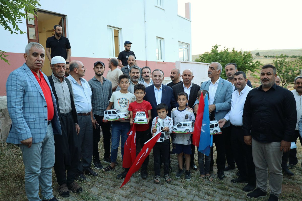 ahmet_bayuk's tweet photo. 📍Aşağı Ekece Mahallemizde

TBMM Başkan Vekilimiz Sn. @bybekirbozdag, İl Başkanımkz Sn. @adelioglu63 belediye başkan adayımız @aslanalibayik ve İzol Aşireti Kanaat Önderi Sn. Cihan İzol ile birlikte mahallemizin sakinleriyle buluştuk. ilgiy ve alakalarından dolayı teşekkür ederiz https://t.co/QoHswfHm1c