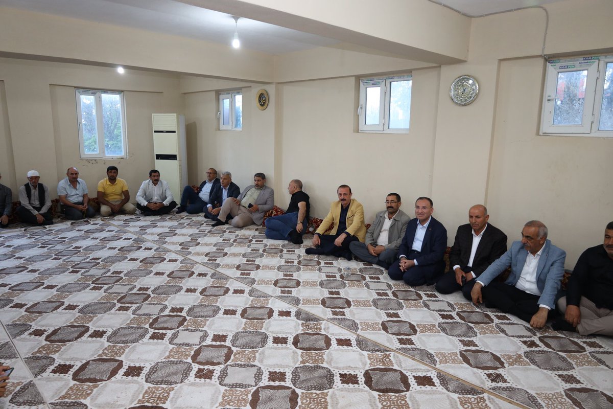 ahmet_bayuk's tweet photo. 📍Aşağı Ekece Mahallemizde

TBMM Başkan Vekilimiz Sn. @bybekirbozdag, İl Başkanımkz Sn. @adelioglu63 belediye başkan adayımız @aslanalibayik ve İzol Aşireti Kanaat Önderi Sn. Cihan İzol ile birlikte mahallemizin sakinleriyle buluştuk. ilgiy ve alakalarından dolayı teşekkür ederiz https://t.co/QoHswfHm1c
