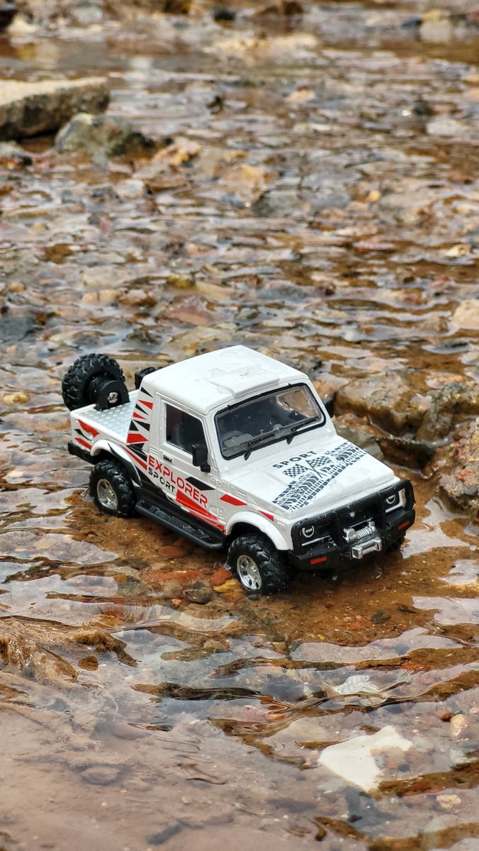 avtecboi's tweet photo. @Vis_subaru the gypsy from centy toys looks nice. Even though its plastic love the details. https://t.co/UhLE1oCvZX
