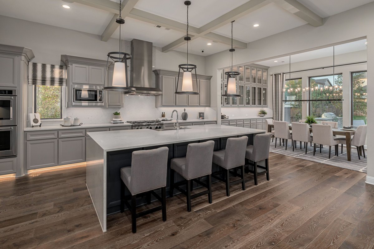 The stunning open design of the Valen makes entertaining effortless. Take a virtual tour of the Valen home design and discover the exclusive amenities Star Trail has to offer: bit.ly/4apv9Eo (📸 Star Trail, Prosper, TX)⁣⁣⁣⁣⁣⁣