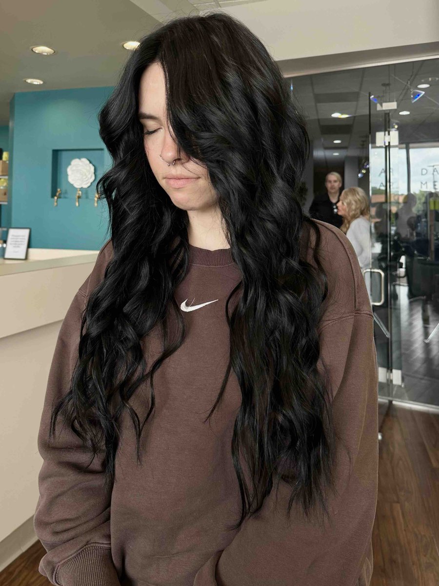 FaceandBody's tweet image. 20” @bellamihair I-tip extensions✨ 
Install by @baimaraebeauty
Call 636-532-2500 to book with Bailey! 
#stlhairstylist #salonandspa #itipextensions #stlsalon #faceandbody