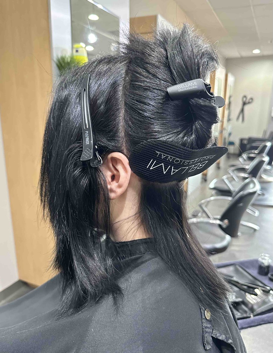 FaceandBody's tweet image. 20” @bellamihair I-tip extensions✨ 
Install by @baimaraebeauty
Call 636-532-2500 to book with Bailey! 
#stlhairstylist #salonandspa #itipextensions #stlsalon #faceandbody