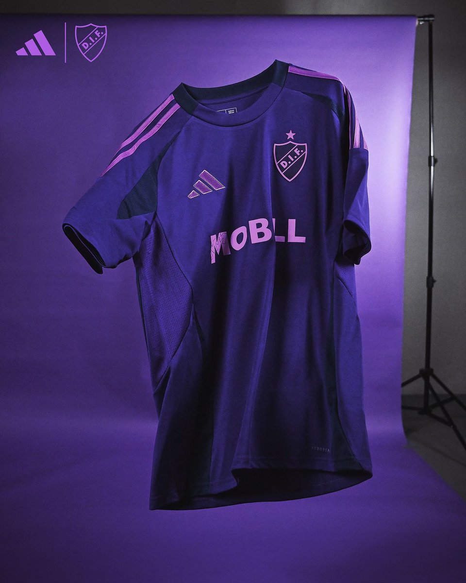 This is the new Djurgårdens IF Fotbollsförening - Djurgården Fotboll - 2024 Third shirt from adidas. Read more: footballshirtculture.com/new-kits/djurg… #Djurgårdens #DIF #DjurgårdensIF #adidas #adidasfootball #footballshirts #soccerjersey #newkits