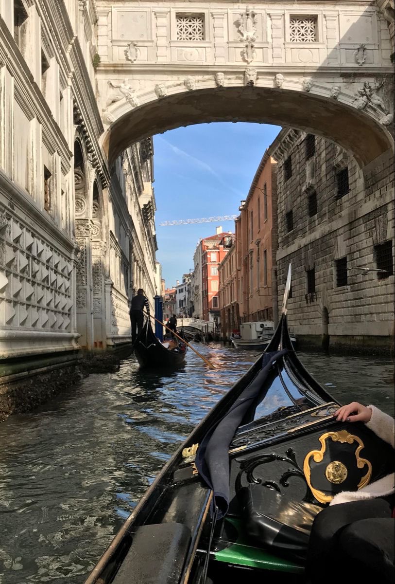 ShiroNoOne's tweet photo. في مكانٍ ما في روما 🥖🇮🇹 https://t.co/7TWnvRUBPt