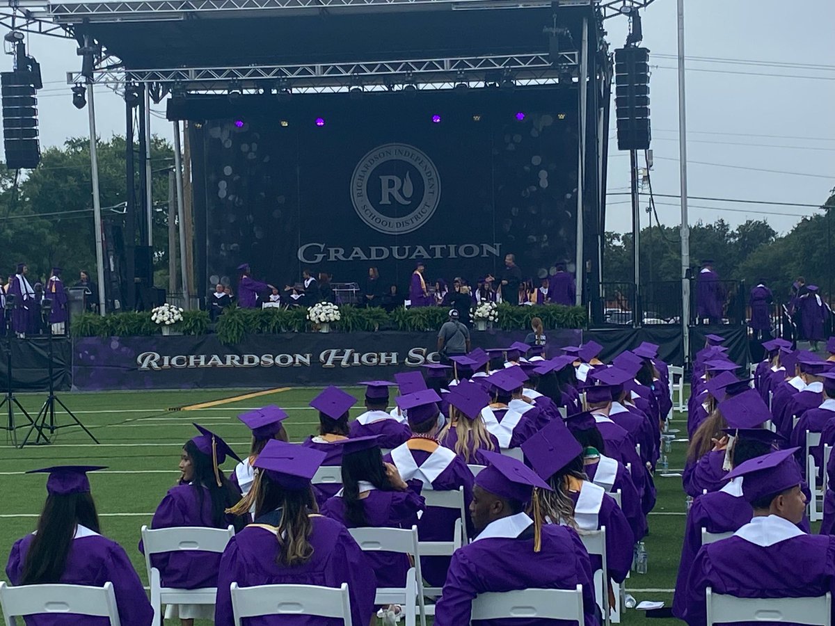 #RISDClassOf2024 Eagles are walking the stage!! #RISDWeAreOne