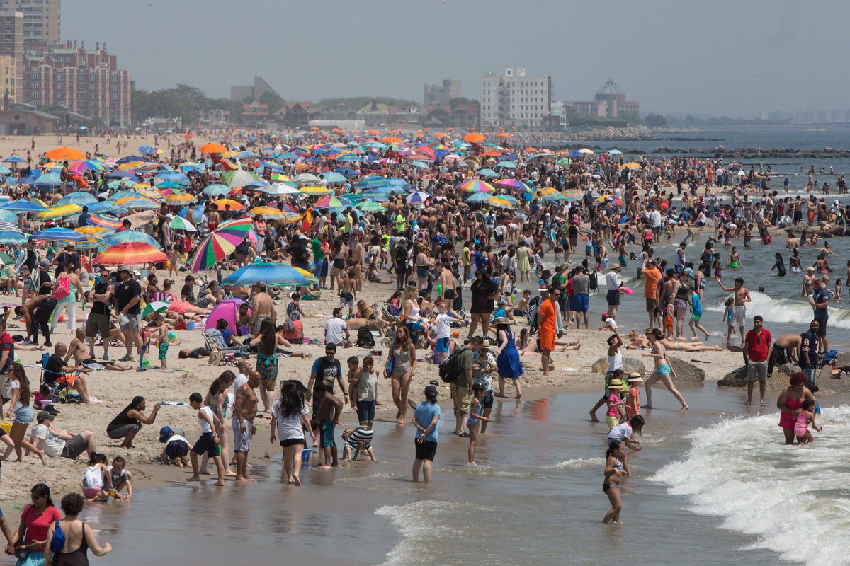 NYCMayor's tweet image. Surf's up!

New York City's beaches are our French Riviera and they're officially open for everyone to enjoy!
 
Grab your towels and sunscreen because the summer vacation of your dreams is just a subway ride away.

🏄‍♀️➡️ on.nyc.gov/beaches