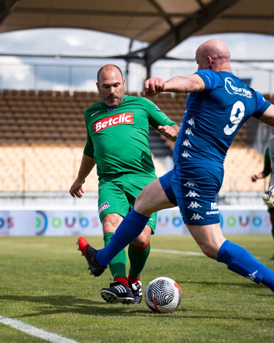 racing_besancon's tweet photo. ⚽️ 𝐃𝐞𝐮𝐱𝐢𝐞̀𝐦𝐞 𝐫𝐞𝐧𝐜𝐨𝐧𝐭𝐫𝐞 𝐞𝐧𝐭𝐫𝐞 𝐧𝐨𝐬 𝐚𝐧𝐜𝐢𝐞𝐧𝐬 !
Une belle victoire des verts pour clore la seconde partie de la journée 😎
#TeamRB https://t.co/NNHRQHNuKF