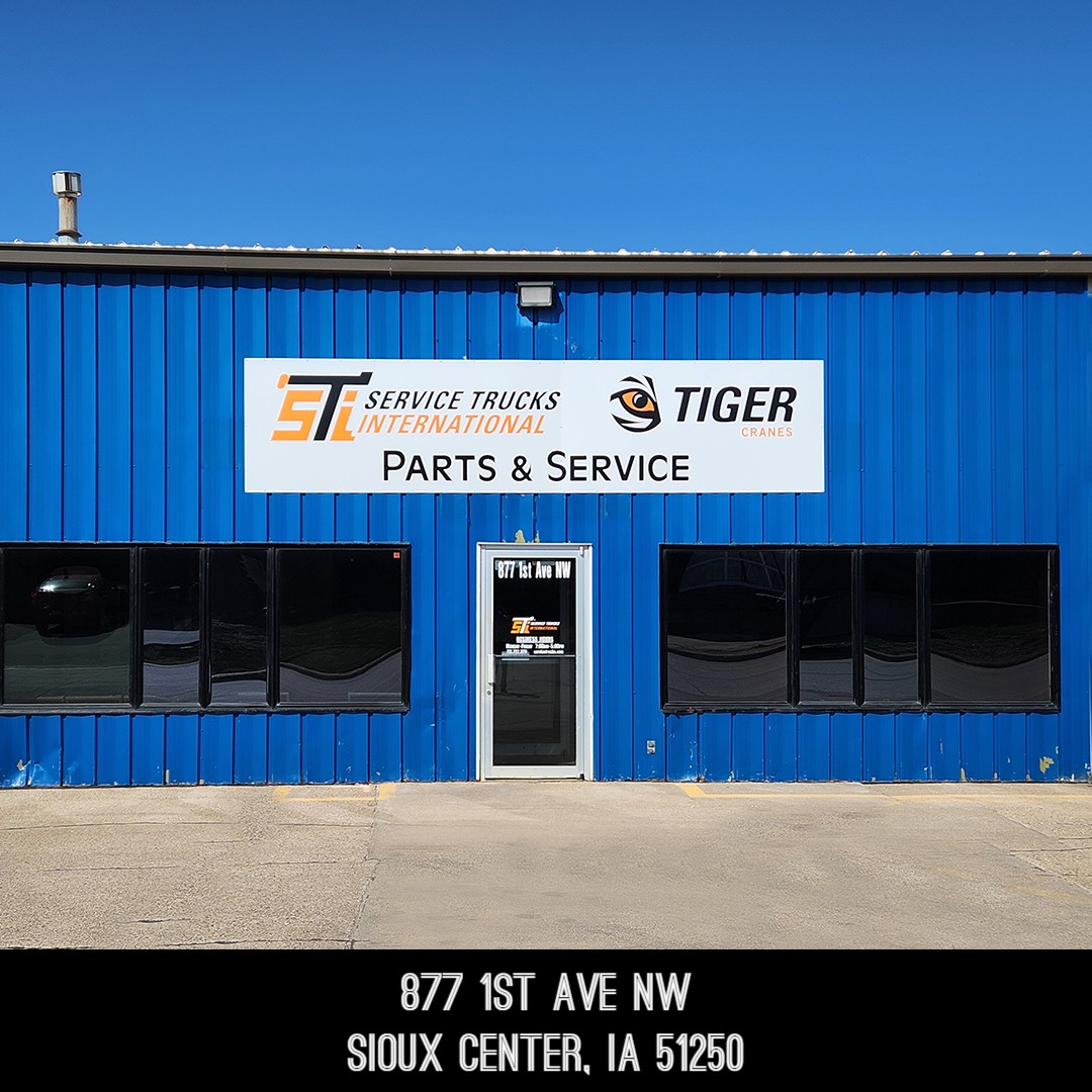 STI_TigerCranes's tweet image. New signs for new times. When Sioux Automation Center was sold, new signage was needed for our main and north locations. If you're coming to see us, just look for these markers! #newsigns #newtimes