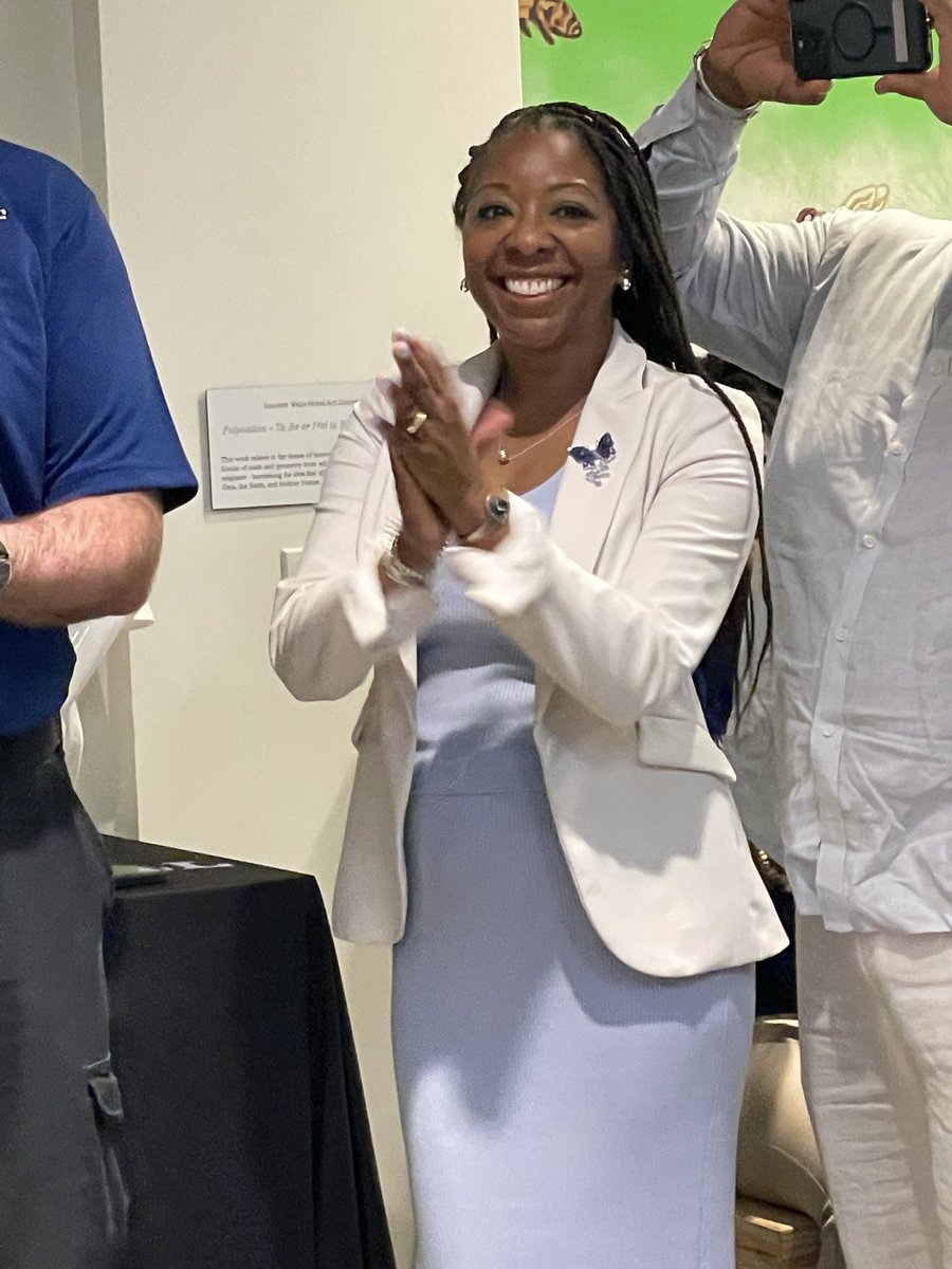 SavoySocialite's tweet photo. Congratulations to my @Larra_3 and her partners on advancing the vision of living well in schools! Thank you for making a significant impact in the Salisbury community, especially in the lives of the youth and in mental health. #CommunityImpact #MentalHealthMatters #Salisbury https://t.co/dL9aR46PJB