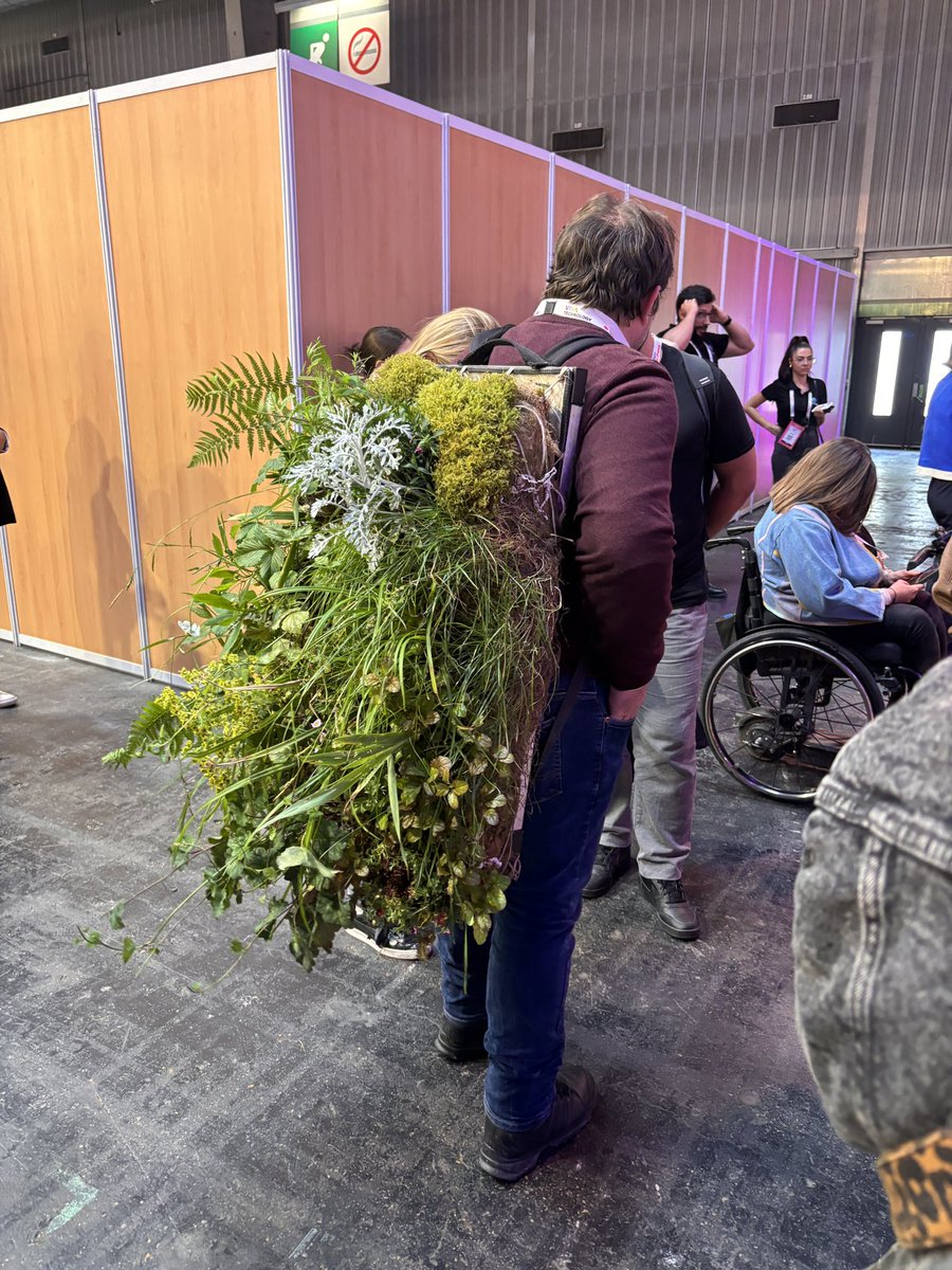 Pour avoir un petit coin de verdure toujours près de soi, optez pour le mur végétal portatif 

#VivaTech