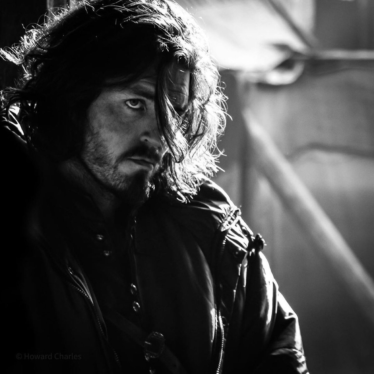 theladybeatric3's tweet image. If you loved the noble, quiet, leather-clad Praetorian Jack in #Furiosa, check out his predecessor #Athos in #TheMusketeers.  #TomBurke shines in both!  #BurkeBoost