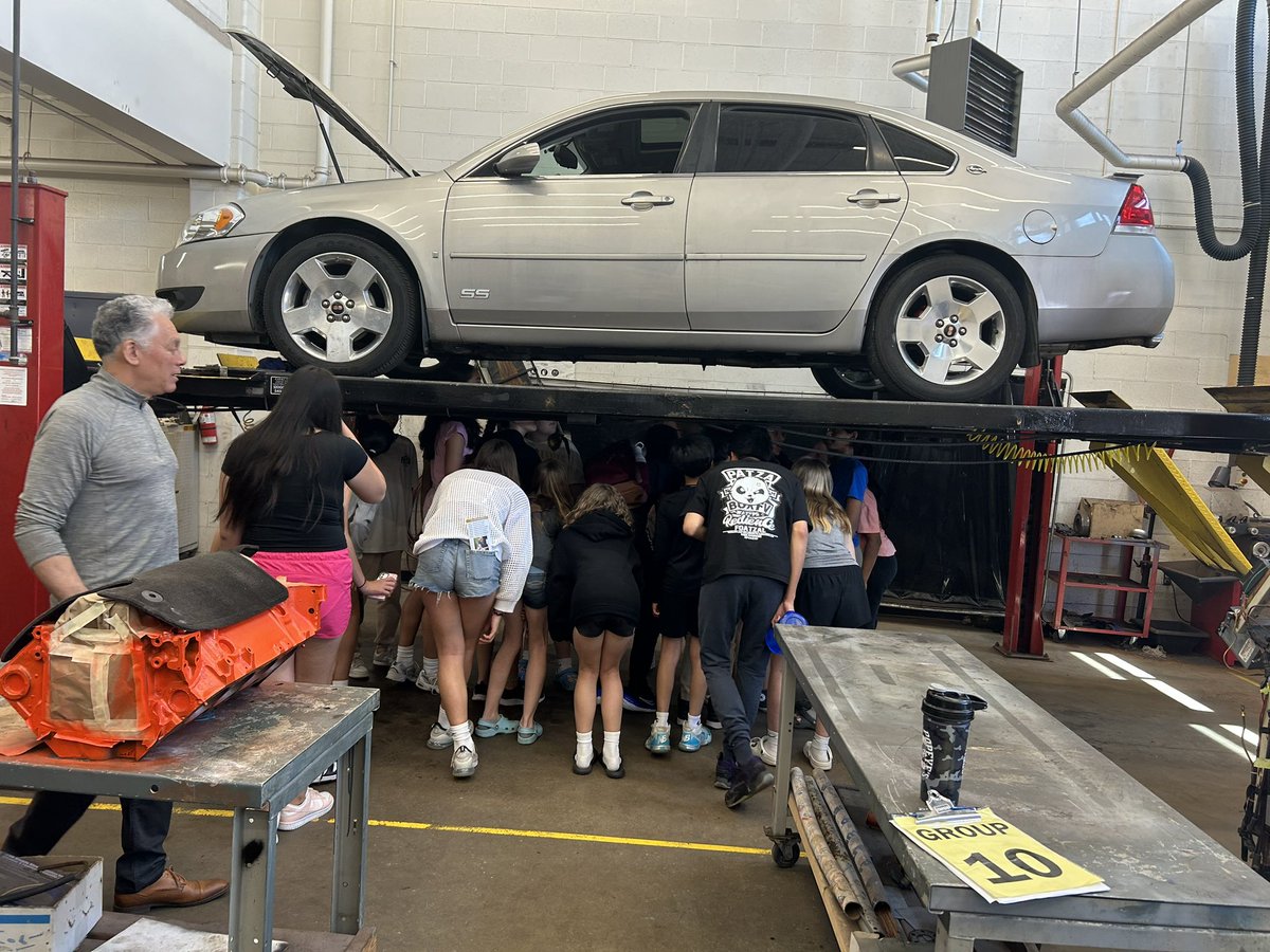 Awesome <a href="/HCDSBPathways/">HCDSB Pathways</a> opportunity for these grade 7s thanks to <a href="/HolyTrinityOak/">Holy Trinity CSS</a>. Students had a blast exploring Grade 9 electives and had a chance to make connections with <a href="/htshield/">TITAN S.H.I.E.L.D.</a> mentors.