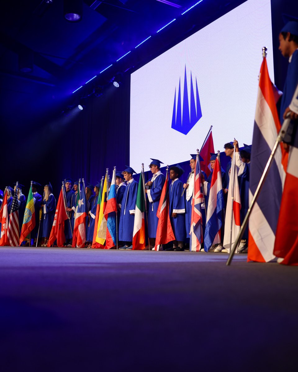 Hands up for your colors! 🚩 With representation from 42 countries, our graduating class of 2024 is a testament to the vibrant cultural mosaic that is IMG Academy! 🎓