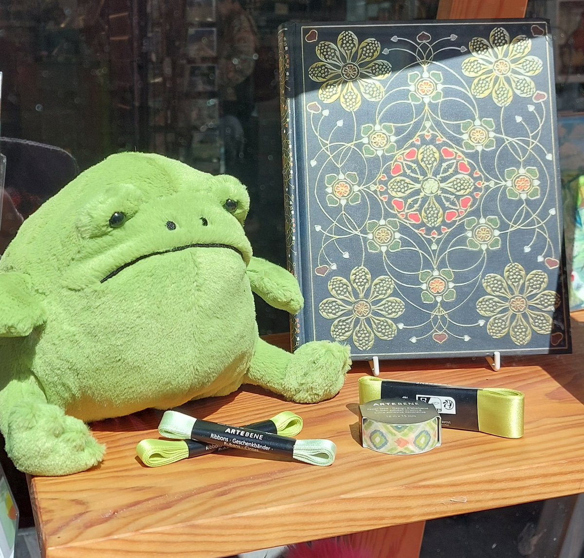 Write Here Shop tweet media