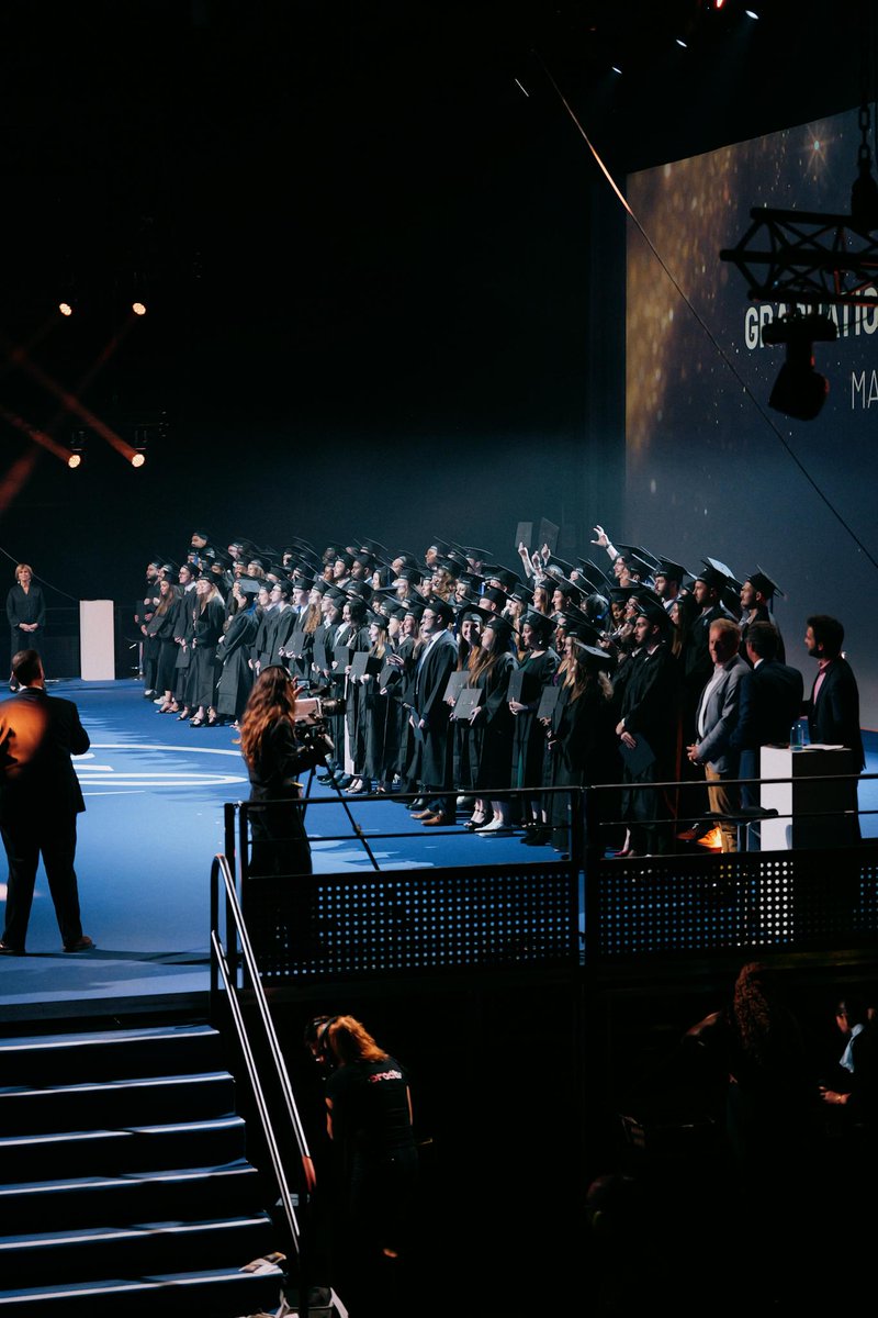 ExceliaGroup's tweet photo. [#ExceliaGraduation 🎓] Les Masters of Science clôturent ces montées sur scène. Félicitations à eux ! 🤩🎓

#Excelia #ClassOf2023 #LaRochelle #Tours #Orleans #Paris https://t.co/Iek1e1W6ht