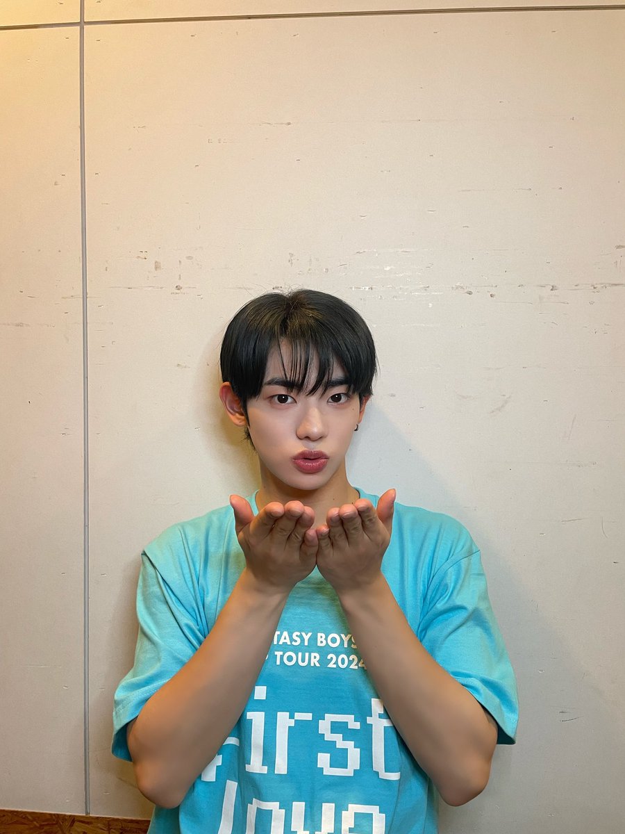fantasyboys_mem's tweet photo. [#강민서] 

반디 오랜만에 콘서트 너무 행복했어요 고생 너무 많았고 푹 자 사랑해💕

バンディ、久しぶりのコンサート とても幸せでした お疲れ様でした。ぐっすり寝てね。愛してる💕

#FANTASYBOYS #판타지보이즈
#KANGMINSEO https://t.co/sAAujmmfkl