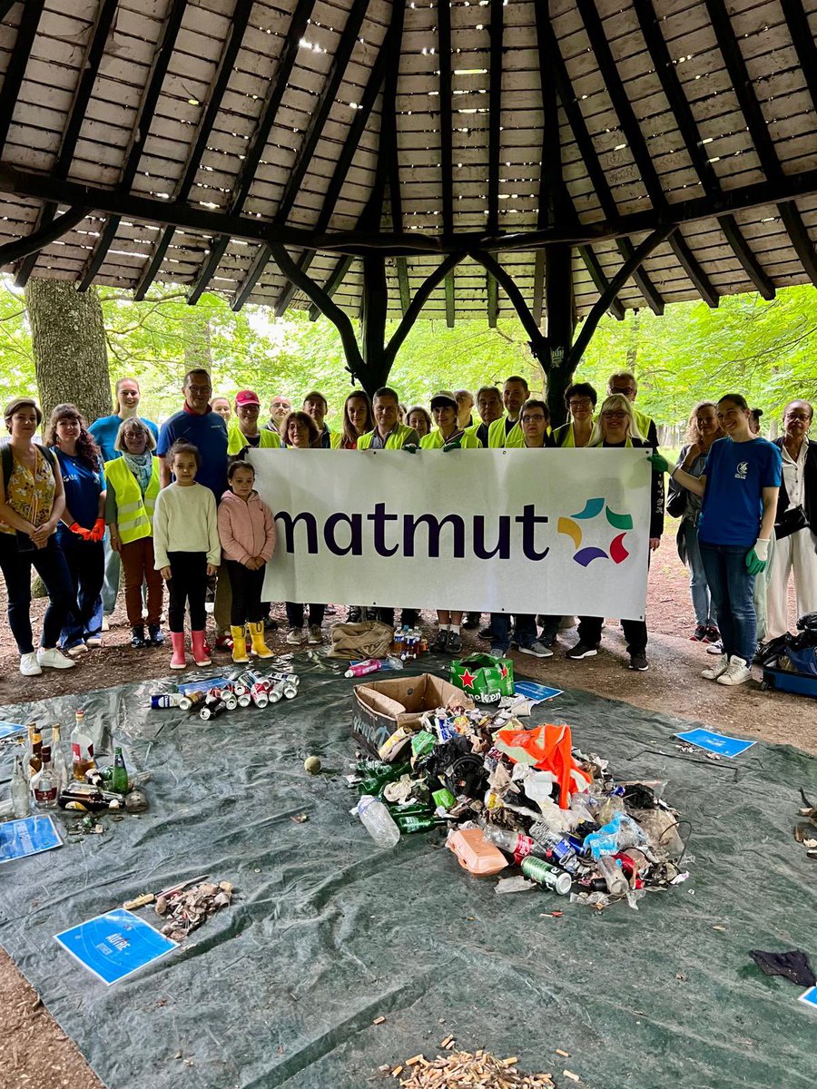 Matmut's tweet photo. #cleanwalk Matmut un immense merci à tous les participant(e)s!! 👏🙏#rouen https://t.co/lOfhahVua5
