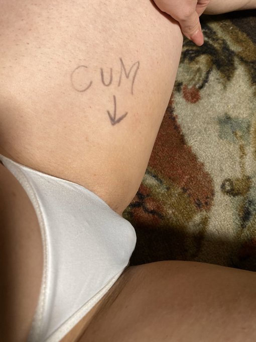 Muscle Mommy Says: "I am taking charge and ensuring you stay in line. Discipline, muscles and loads of<a href="/tag/musclemommy"class="tags"><span>#musclemommy</span></a>