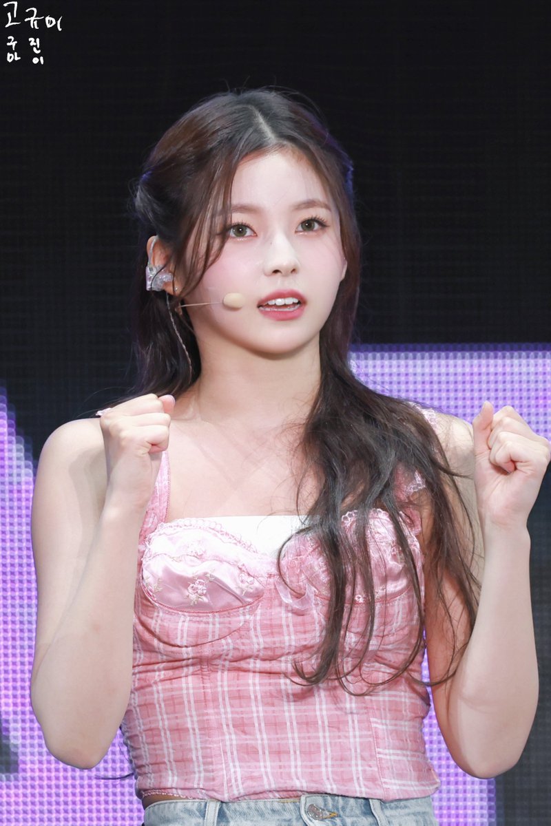 Byu_uuuu's tweet photo. 230923 HQ

생일 축하해! 오늘부터 세상에서 가장 행복한 사람이 되자~💗💗

#NMIXX #엔믹스
#규진 #KYUJIN
#햅삐진규데이
#HappyKyuttenDay https://t.co/Cax4uIYdy6