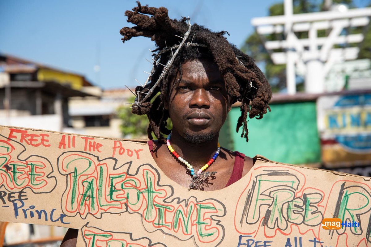 BmyRicardo's tweet photo. 🆘🆘🆘Alerte🆘🆘🆘Urgence🆘🆘🆘Alerte🆘🆘🆘Urgence🆘🆘🆘

« Mon corps a l’odeur de Port-au-Prince »

Sit-In Poetic…

#SousCommissariat
#MarchéSalomon
#FreeAllThePoor https://t.co/AfROeyh0Y8