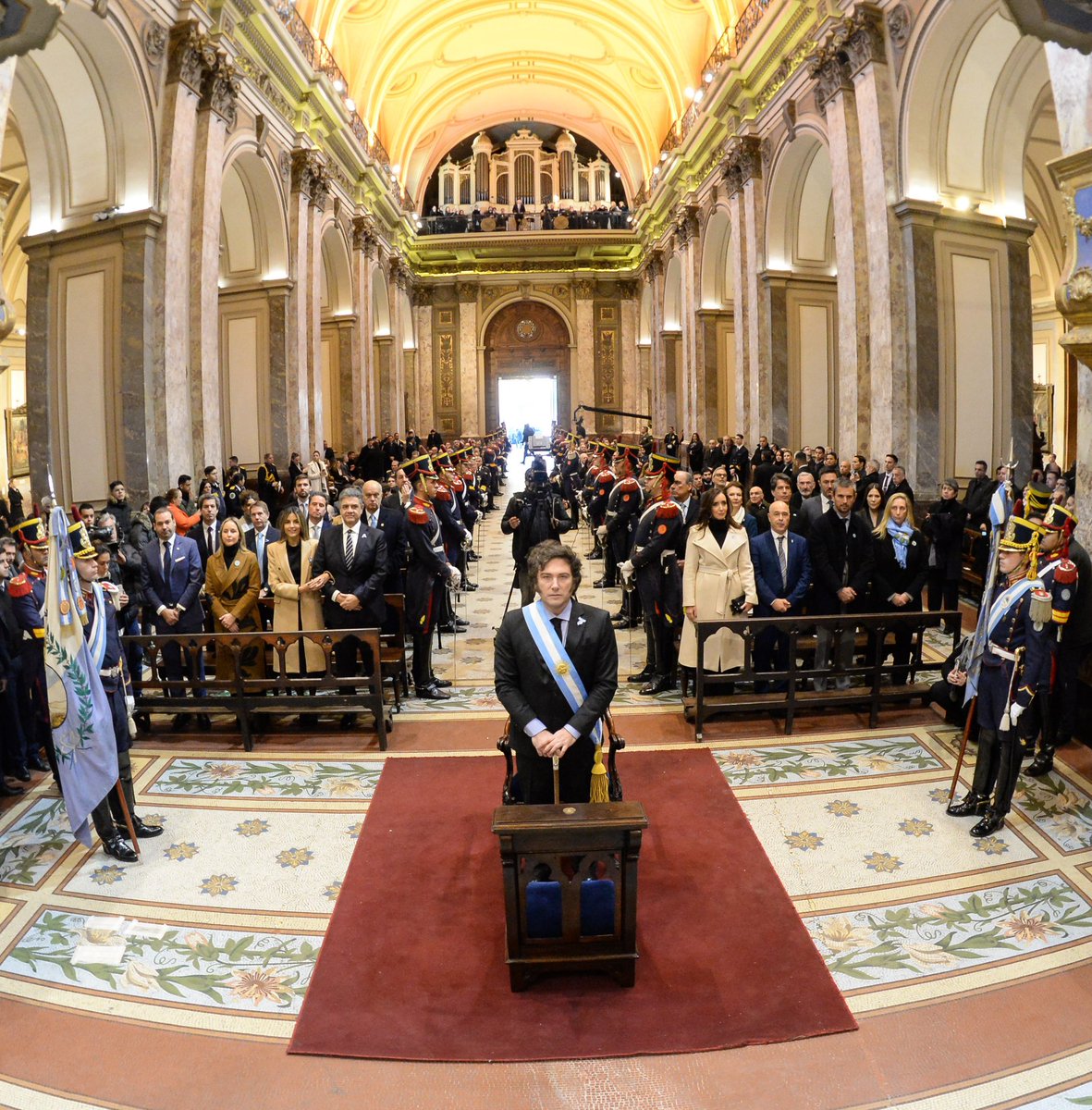 Acompañé al presidente @JMilei en el tradicional Tedeum por el 25 de Mayo que tuvo lugar en la Catedral Metropolitana de Buenos Aires.