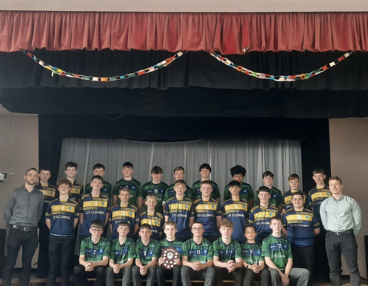 On Friday our U15 County Football winning team were presented with their trophy and medals. Great day for CTI Clonmel and great to have so many local clubs represented 🤩 🏆💪 @TipperaryETB #etbethos #community