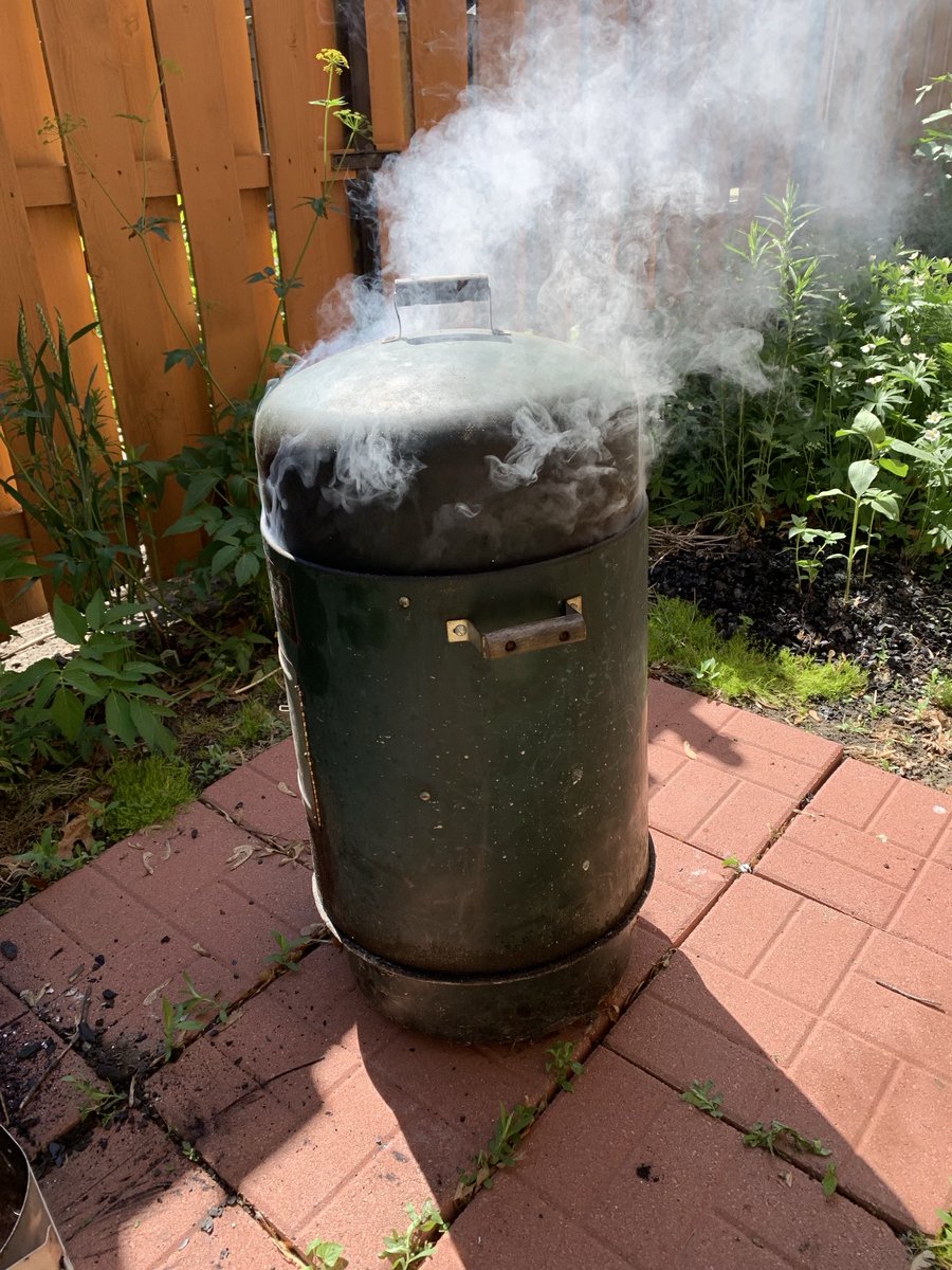 Wouldn’t be #memorialday weekend at the Horbinski’s without a good smokehouse style barbecue!