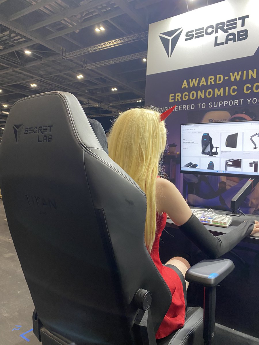 parislw's tweet photo. Come visit the Secretlab booth at MCM Comicon.
Save up to £183 on Secretlab products with exclusive on-site deals 🫶#ad https://t.co/YwOq0DhzGz