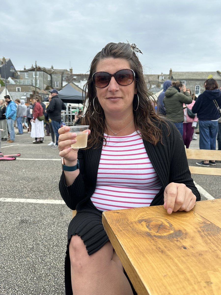 Cheeky Prosecco at Falmouth food festival 🥂 Weather was grim but didn’t stop me trying all the delicious food 😋😋 #Falmouth #Foodfestival #Cornwall #Prosecco #Bankholiday