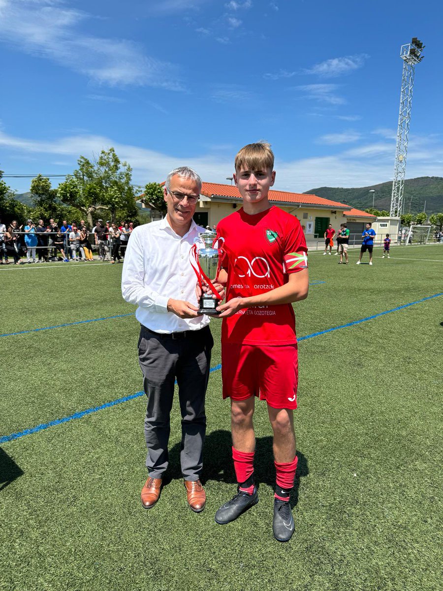 🏆 𝐆𝐈𝐙𝐎𝐍𝐄𝐙𝐊𝐎 𝐊𝐀𝐃𝐄𝐓𝐄𝐄𝐍 𝟏. 𝐌𝐀𝐈𝐋𝐀

<a href="/AntzuolaAKE/">antzuolaAKE</a> 1️⃣ - 5️⃣ Internacional C.D.

Internacional C.D. Kadeteen 1. Mailako txapelduna da! Zorionaak! 👏🏻👏🏻

Mila esker <a href="/billabonafke/">Billabona FKE</a> zelaia uzteagatik.