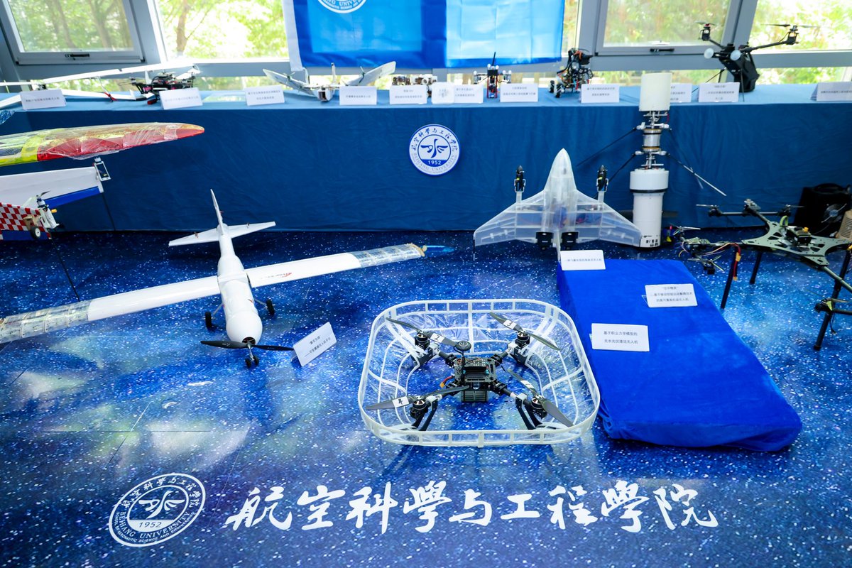 🚀 Exciting news from Beihang University! The 34th Fengru Cup on May 18-19 showcased innovative student projects at the Xueyuan Road Campus. 🌟 President Wang Yunpeng and other leaders attended, offering guidance and exploring technological advancements.