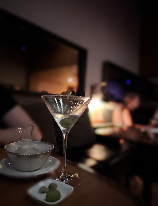 This dry martini tastes like heaven I need the recipe. https://t.co/9HfZBOyrPO