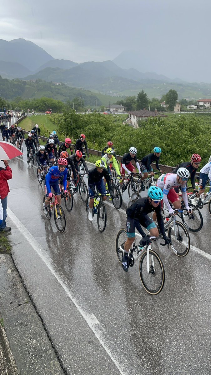 paneta1980's tweet photo. A vedere i forti. 🌧️🌧️🌧️🌧️
#refrontolo https://t.co/GeLiApTjrl