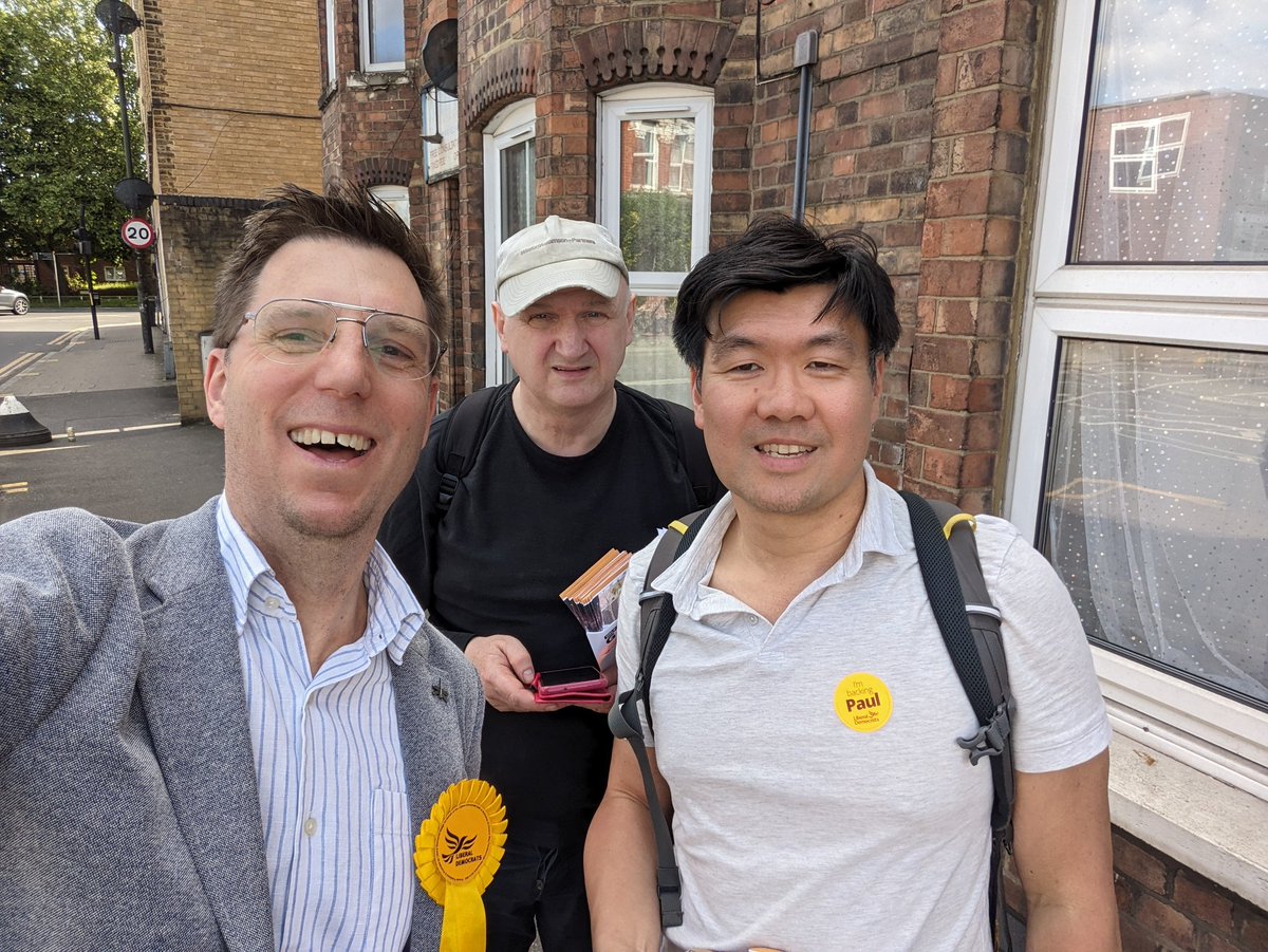 Great support for @PaulKohlerSW19 in Wimbledon today! Thanks to all the volunteers out working in the sun!
