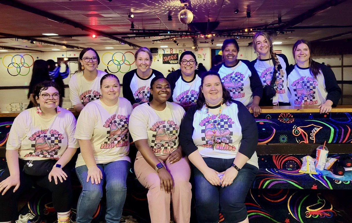Oh hey 5th Grade! Love this amazing team of 5th grade teachers. ❤️ So much fun at the districtwide 5th grade roller skating field trip! 🛼 #BeEvergreen