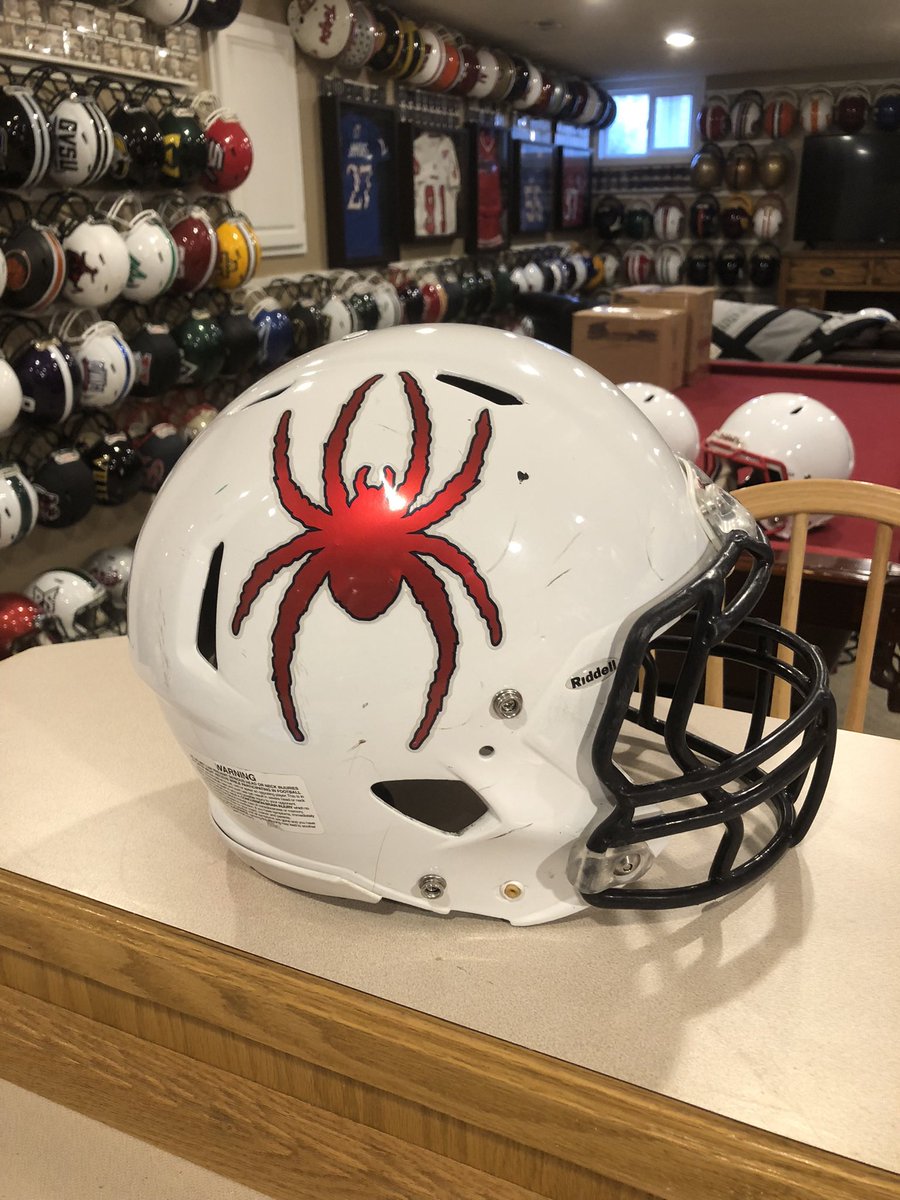 Helmet of the day #132! @NCAA_FCS Saturday gives us the @Spiders_FB Richmond Spiders! Richmond plays @FCSNationRadio1 out of the @CAASports in Richmond Virginia! Coached by Russ Huesman the Spiders will move to the @PatriotLeague in 2025! @CFBHome @The__Bluebloods